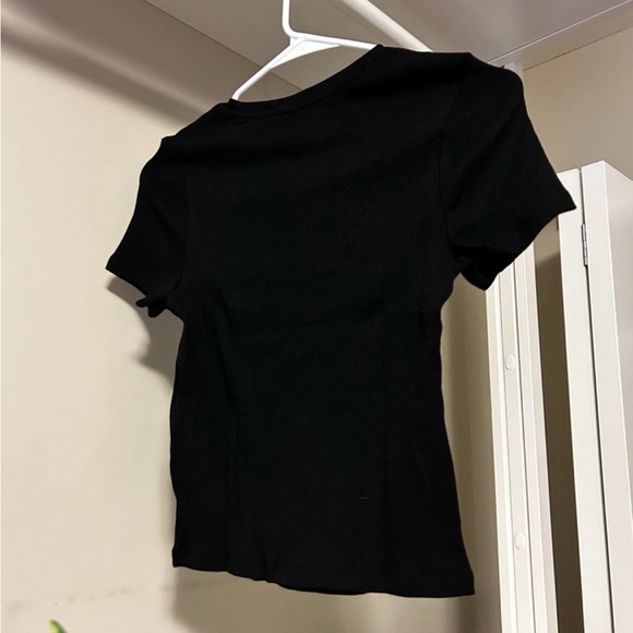 H&M Fitted Tee *NWT - Picture 3 of 3